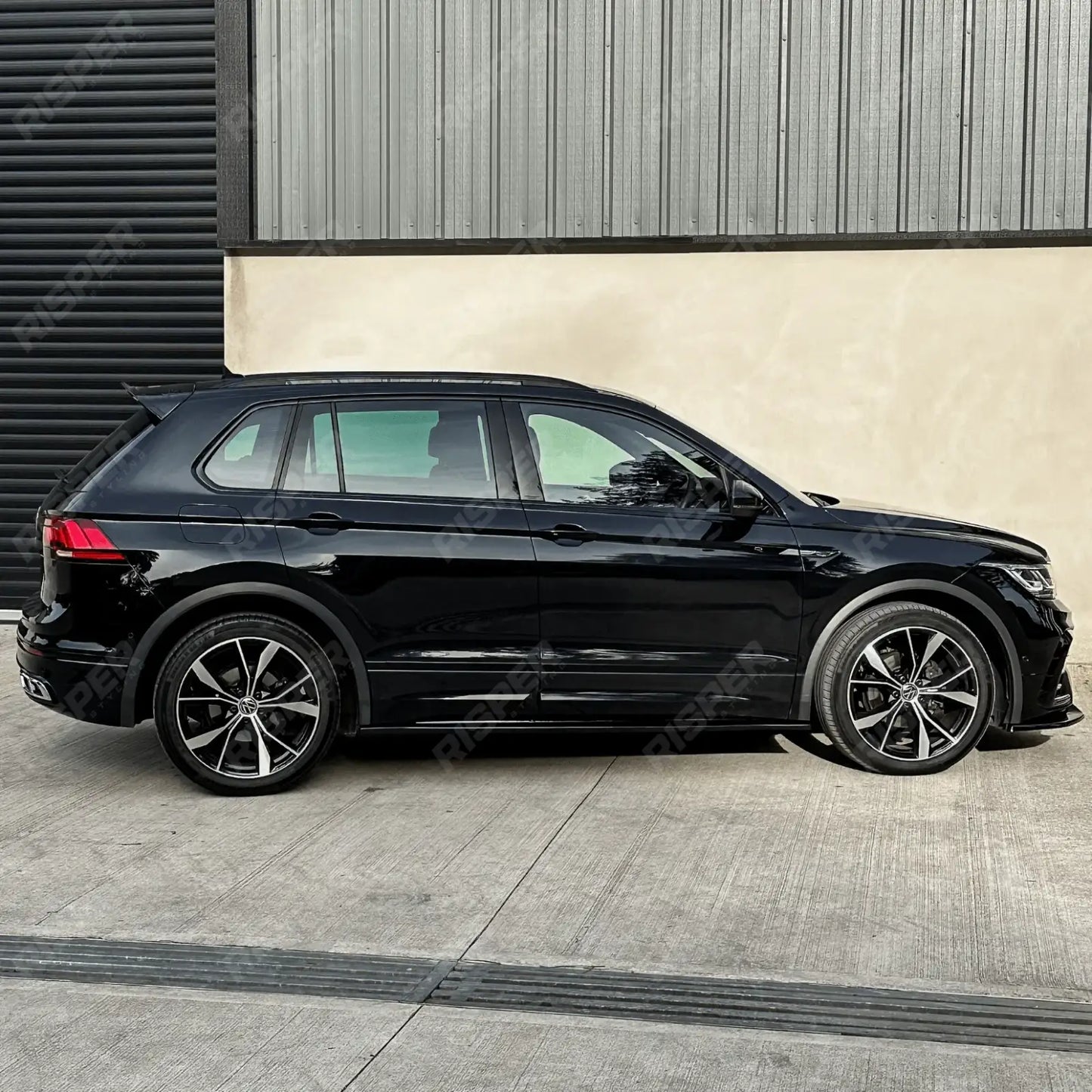 Volkswagen Tiguan MK2 R / R-LINE 2020-2024 Aero Body Kit - Gloss Black